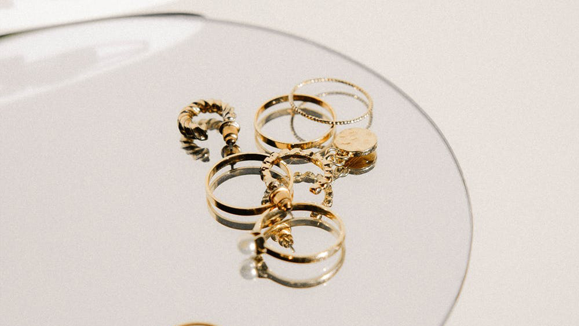 How to clean your jewelry at home