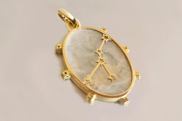 18k gold clip-on pendant; mother of pearl & moissanites